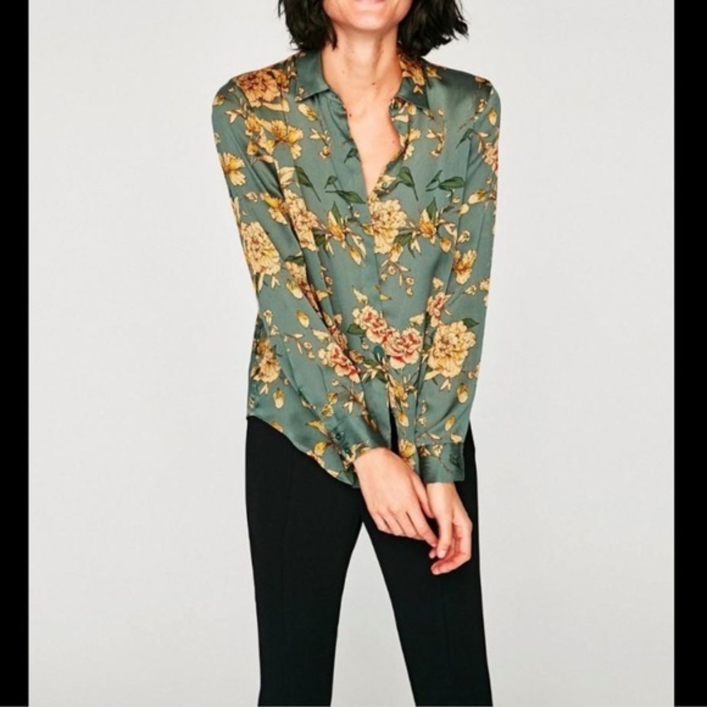 NWOT Zara Sage Green Antique Floral Print Button Down Blouse small
